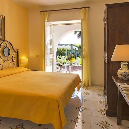 Hotel Belsole Forio di Ischia エクステリア 写真